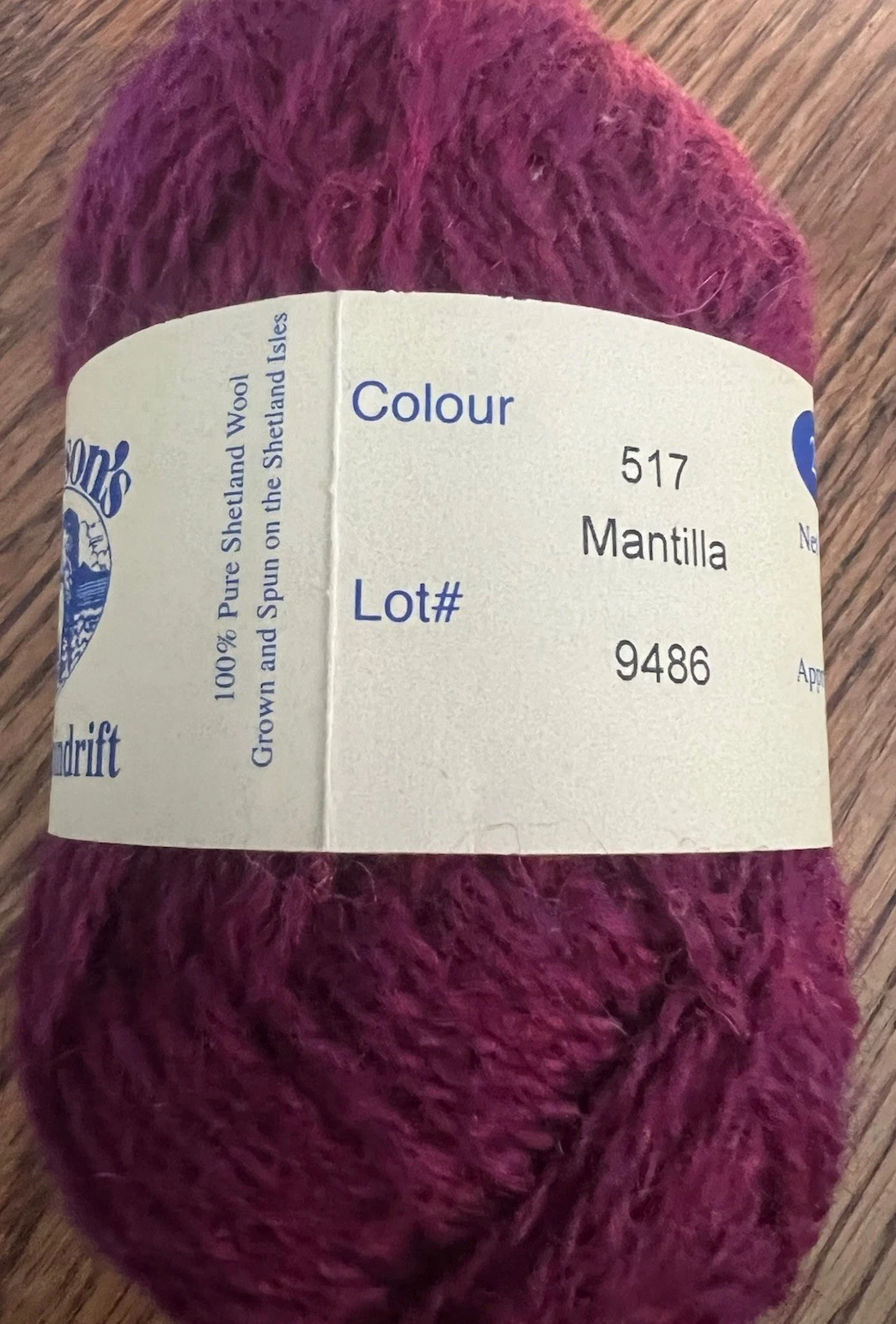 Jamieson's Shetland Spindrift 100% Wool Sport Yarn Skein Mantilla 517 - product detail image 2