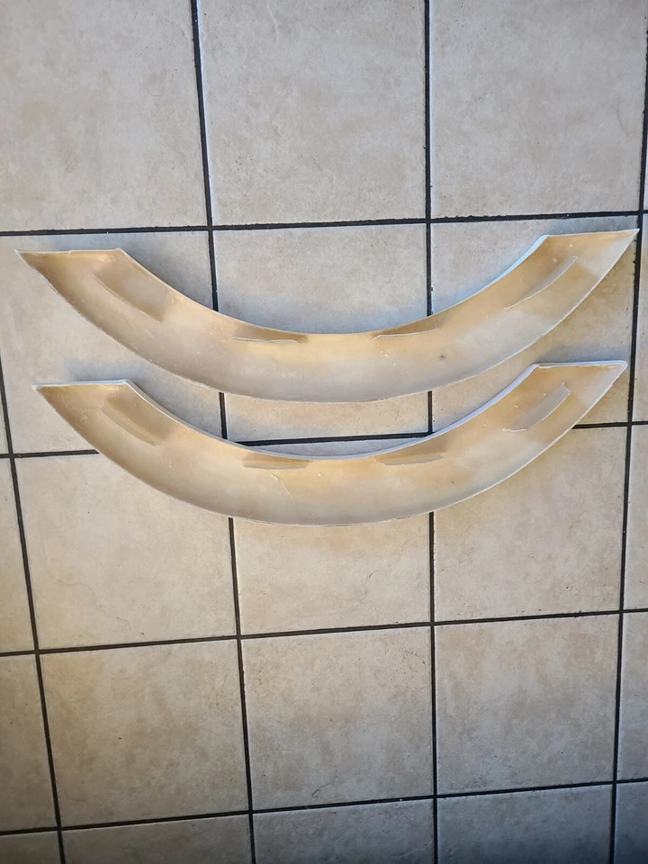 Revestimiento de arco trasero Gmc Typhoon Foto 2 de 3