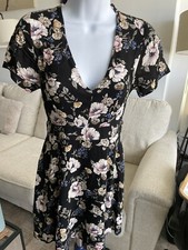 NWOT Forever 21 Dress Floral Women's Size Small