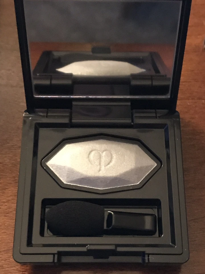 Último lote - CUATRO cajas de Cle De Peau BEAUTE color de ojos # 117 - tamaño 2 g/0,07 OZ Foto 4 de 4