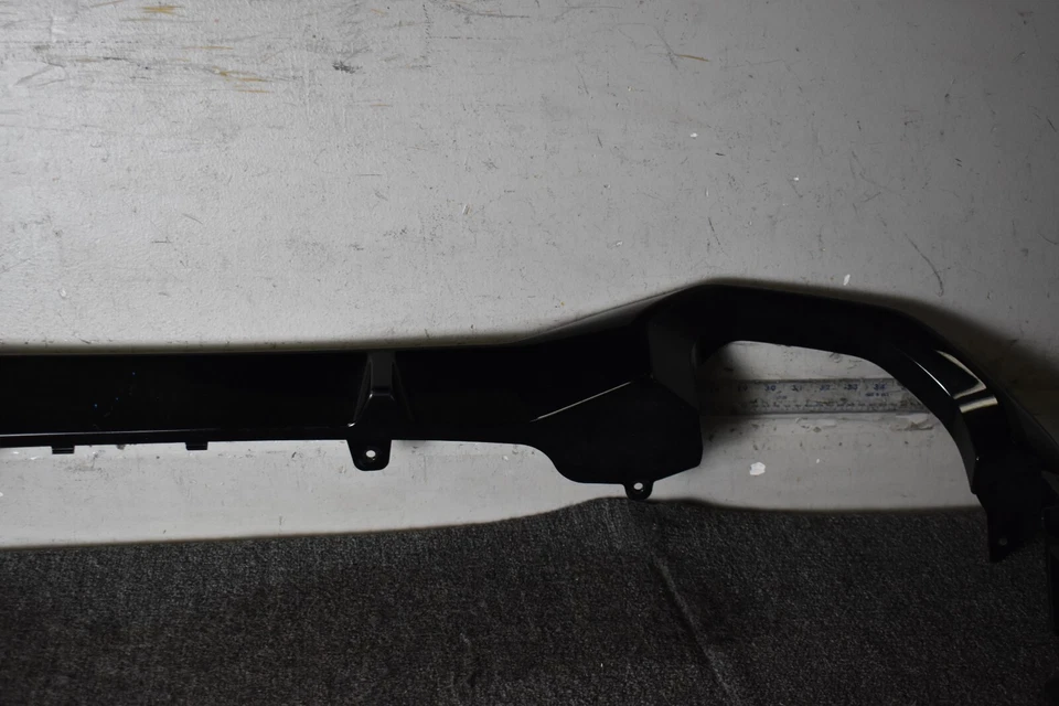 BMW X4 M40I 2022-2023 PANEL DE MOLDURA INFERIOR TRASERO FABRICANTE DE EQUIPOS ORIGINALES Foto 3 de 4