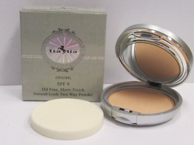 Italia Oil Free Matte Finish Natural Look Two Way Powder SPF 8 Warm Beige 807