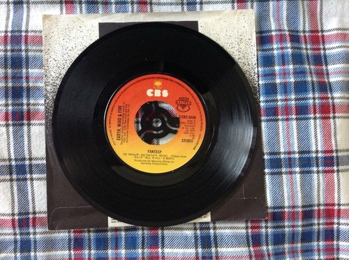 Earth Wind & Fire Fantasy/ Be ever wonderful 7 inch vinyl single - Picture 3 of 3