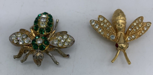 Lot of 2 Vintage Bee Rhinestone Brooches Pins Gre… - image 1