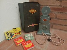 PROJECTEUR CINEMA ANCIEN WAMOO 8MM A MANIVELLE AVEC BOITE ET 5 FILMS-ANNEE 50