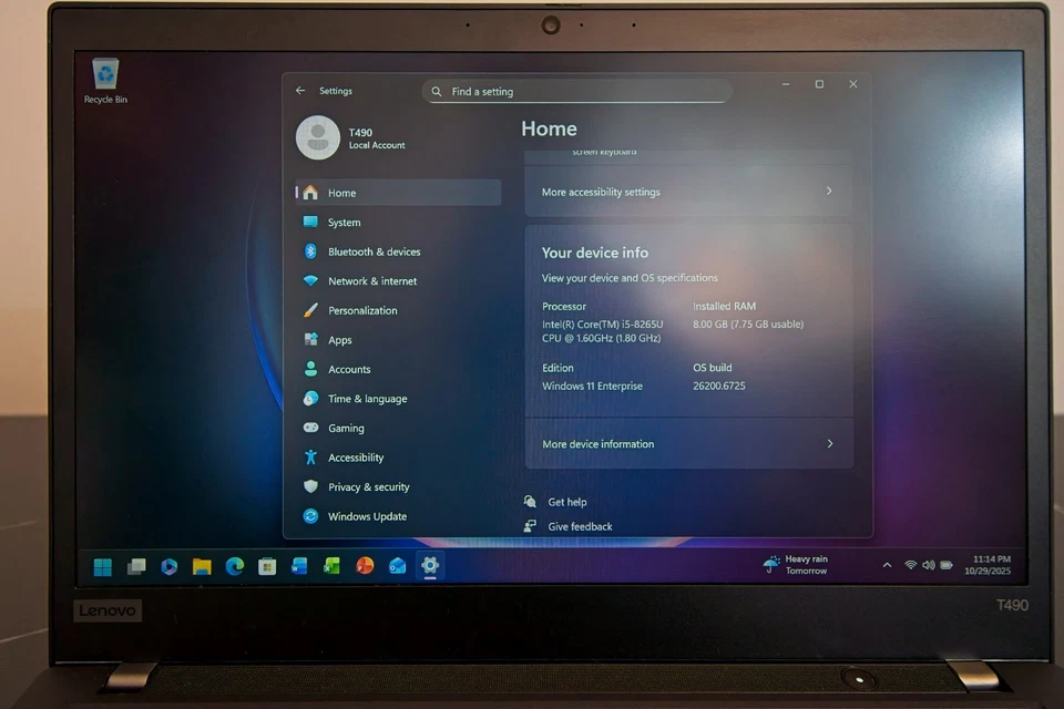 Lenovo ThinkPad T490 14" (256GB SSD, Intel Core i5-8265U, 1.60 GHz, 8GB RAM) - Image 3 of 4