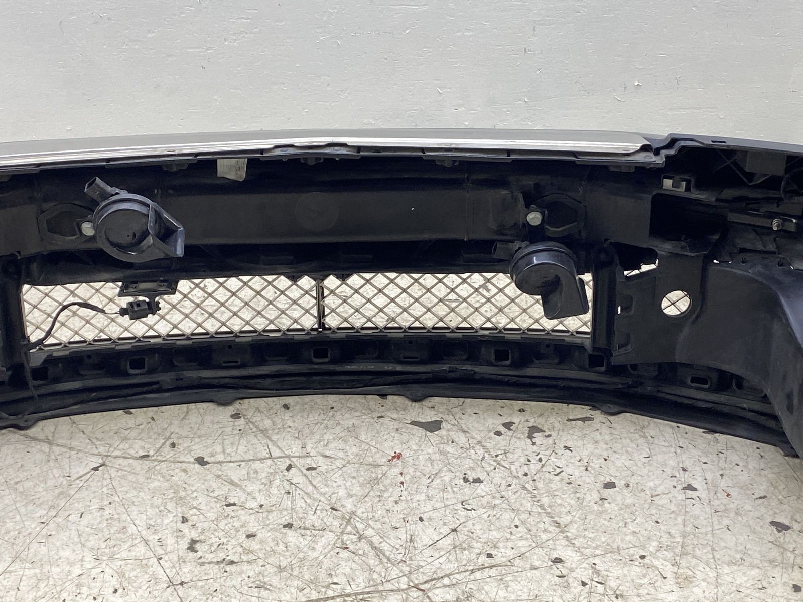 2010-2016 BENTLEY MULSANNE FRONT BUMPER COVER FOG LIGHT W/O RADAR SENSORS