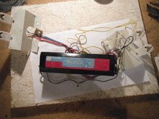 MagneTek 443-L-SLH-TC-P Ballast WITH FLUORESCENT LIGHT BULB SOCKET - USED