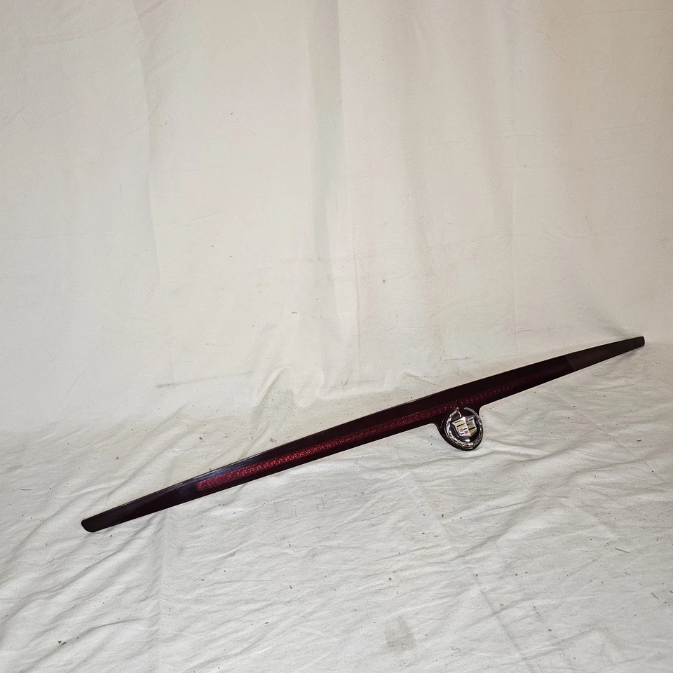 Tercera luz de freno LED central montaje alto OEM 16532259 2005-2011 Cadillac STS Foto 3 de 4