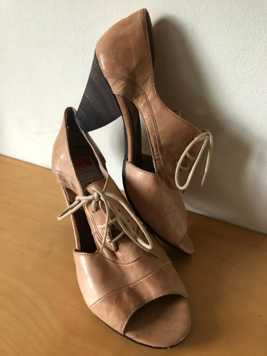 Brand New Womens Vera Pelle Khrio Beige Leather Shoes.Size UK 7