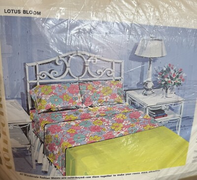 NEW RARE 1970 s Vintage Wondercale Springmaid Sheets Daisy Flower Double Fitted