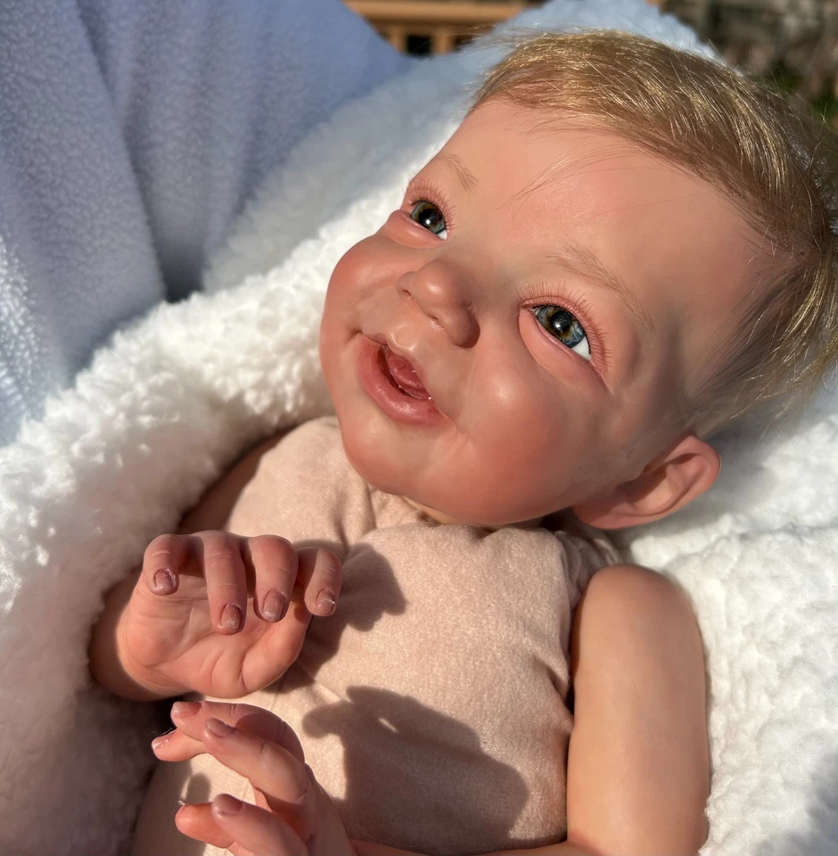 Bebé niño renacido Charlie - J.Kazmierczak; PLACA ABDOMINAL; HERMOSOS OJOS DE VIDRIO SOPLADO Foto 3 de 4