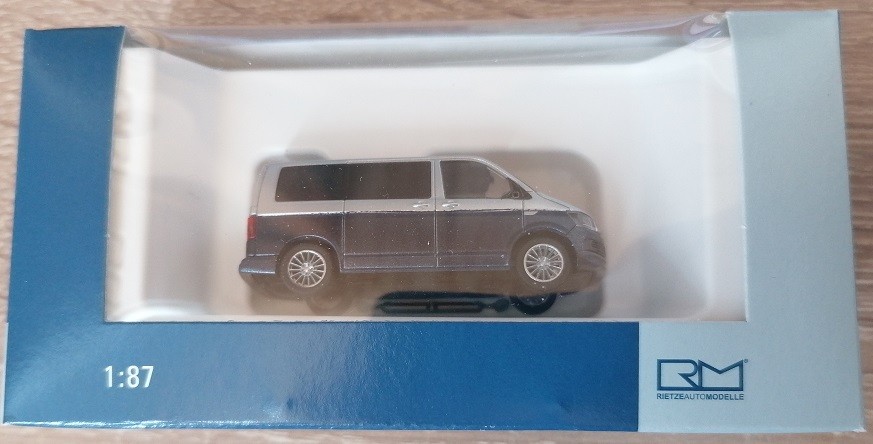Rietze 11661 - 1/87 Volkswagen T6 Bus KR Reflex Silver/Starlight Blue - New