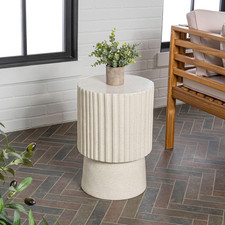 Mesa auxiliar Louisa 19" estriada para exteriores - Terrazo crema