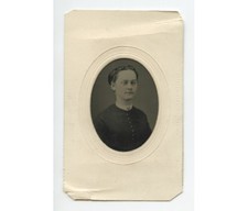 TINTYPE STUDIO PORTRAIT LADY W/ HEART-SHAPED PIN, 1/16 PLATE, PERIOD MAT