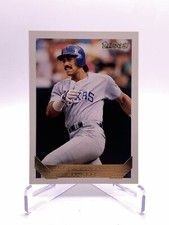 1993 Topps Gold Juan Gonzalez #34 Texas Rangers—CENTERED