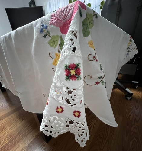 Vtg Tablecloth Floral Hand Embroidered Crochet Cross Stitch Oval 96.5” x 62.5” - Picture 13 of 21