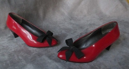 CLASSY CHARLES JORDAN CLASSIC PATENT LEATHER WOMENS SHOES SIZE 7 M VERY NICE!