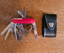 Victorinox Swiss Champ Taschenmesser rot inkl. passendem Lederholster -unbenutzt