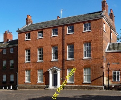 Photo 6x4 7 The Close, Norwich Plain and stately Georgian, late C18th, wi c2013