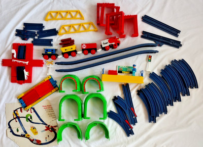 Tomy Plastic Motorized Train Set Vintage Track Engine Cars Accessories Works