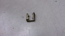 1X Halteklammer Klammer Feder Einspritzdüse VW Passat Variant 1.6 Bj 1999 3 B