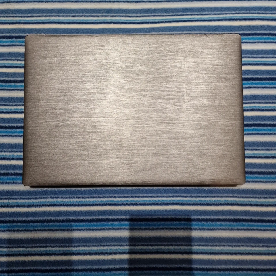 Clevo (Ergo) W547CZ Pantalla Táctil, Celeron, 14", Windows 10, Disco Duro 500Gb, 8Gb RAM Foto 3 de 4