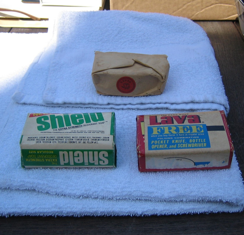 3 Vintage 1970s Soap Bars in Original Packaging: PEARS SOAP LAVA & SHIELD SOAP - Picture 12 of 20