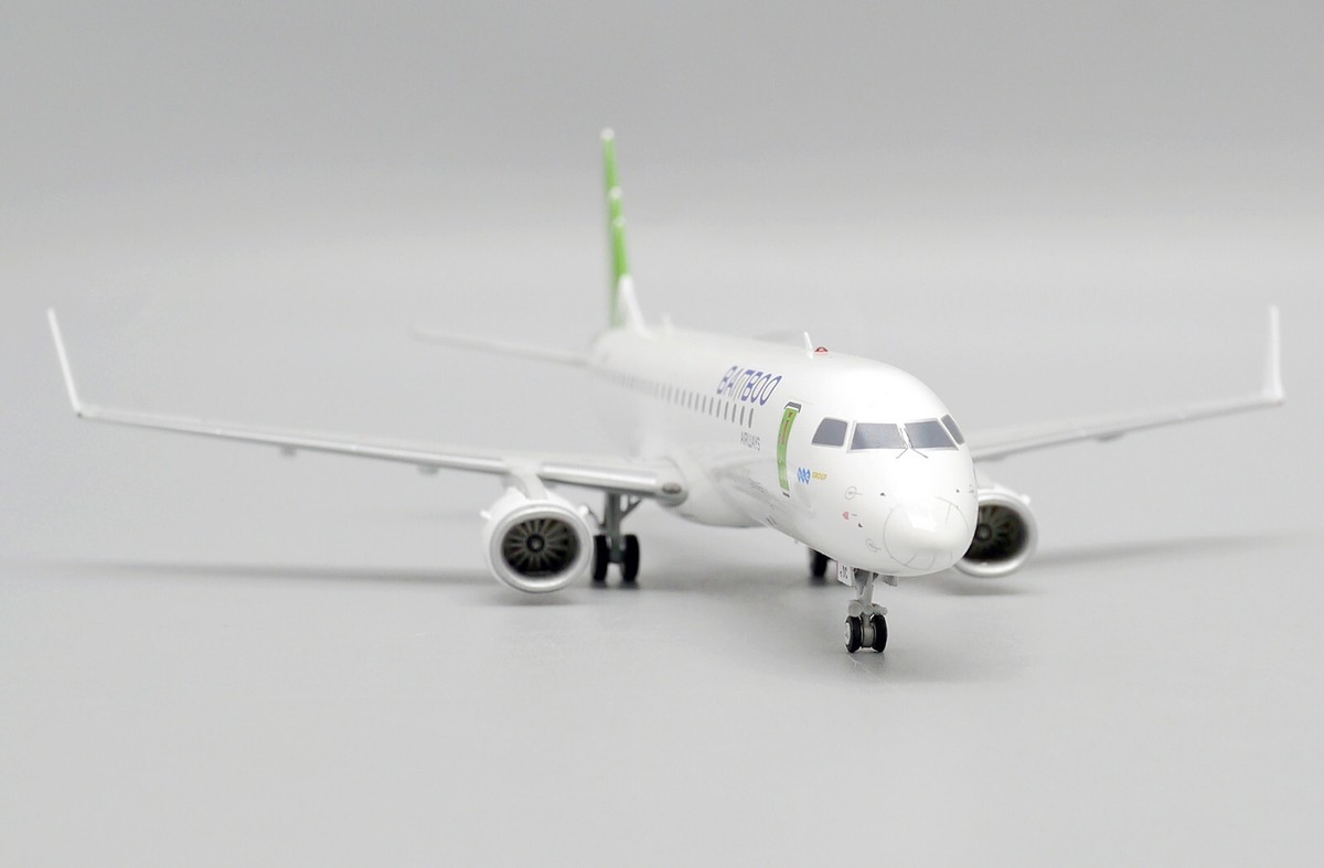 JCWINGS JC20067 1/200 BAMBOO AIRWAYS REG: OY-GDC WITH STAND JCWINGS JC20067 1/200 BAMBOO AIRWAYS REG: OY-GDC WITH STAND