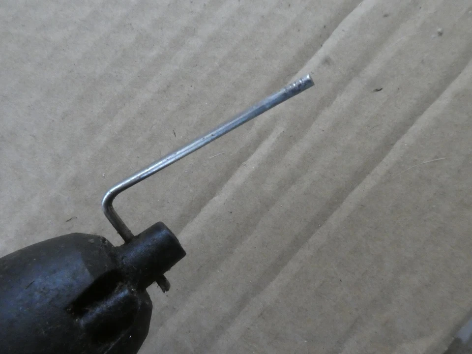 HPI RS3 RADIO CONTROLLED NITRO CAR 1/10 SCALE PLASTIC EXHAUST PIPE WITH MOUNT - Image 4 of 4