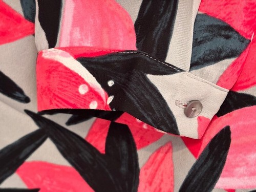 Beautiful New NIC+ZOE Pink, Black and Grey Floral Long Sleeve Blouse Size Small - Picture 5 of 6