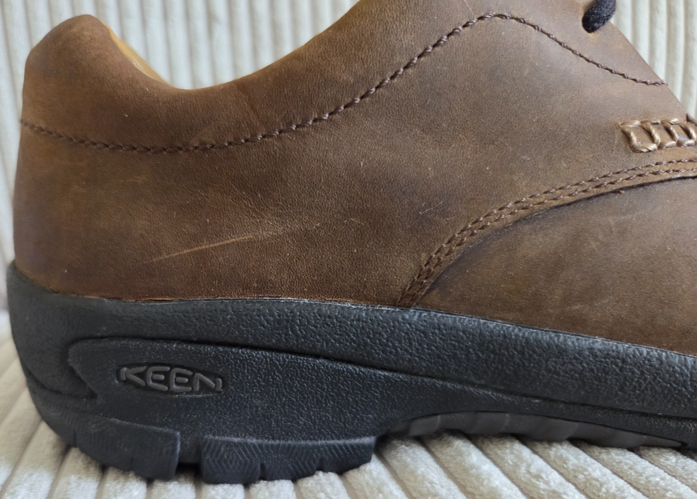 Scarpe stringate Keen da uomo in pelle marrone Boston III da trekking punta in gomma misura 9 5