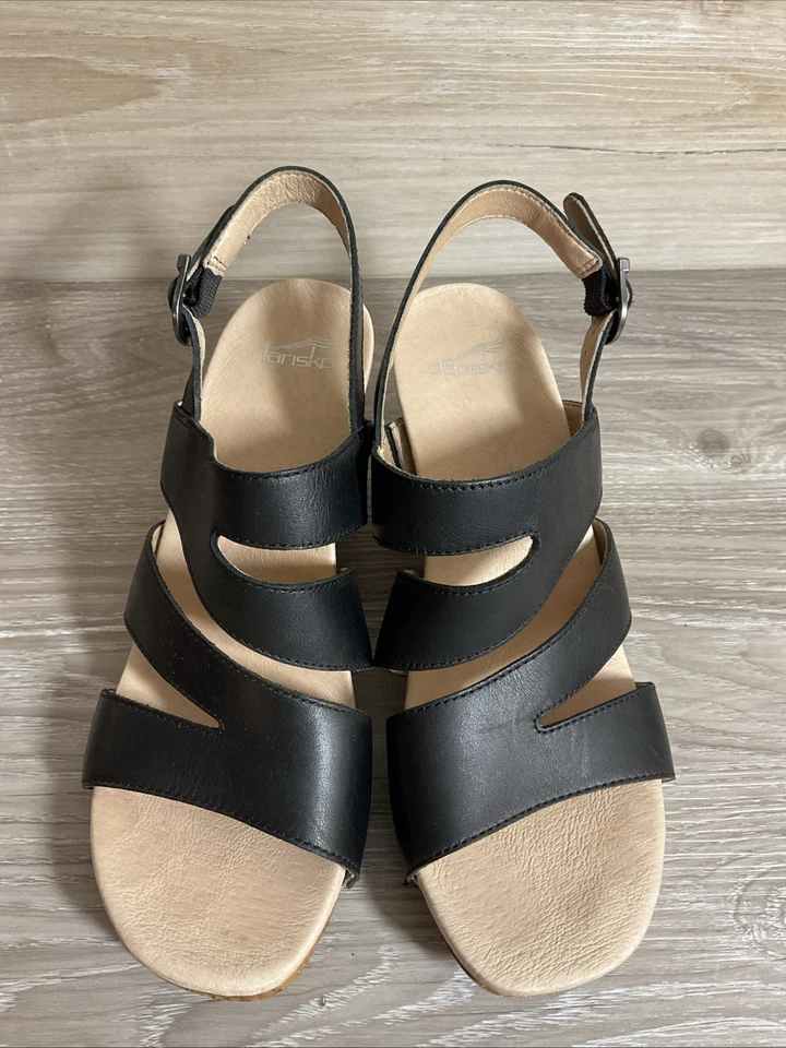 Sandalia para mujer Dansko Ashlee cuero negro cuero de becerro bruñido talla 40 Foto 4 de 4