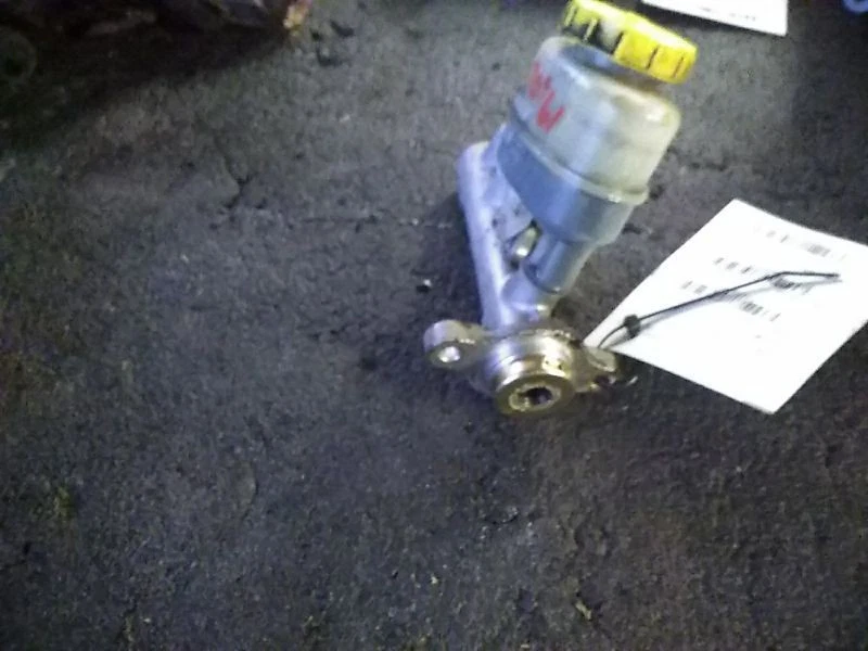 Brake Master Cylinder Fits 00-01 INFINITI I30 92061 - Image 3 of 4