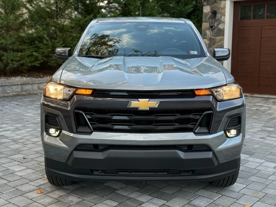 Chevrolet Colorado LT 2024 doble cabina 4x4 Foto 2 de 4