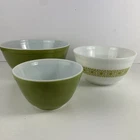 Pyrex Set of 3  Verde Avocado Green Square Flowers Mixing Nesting Bowl