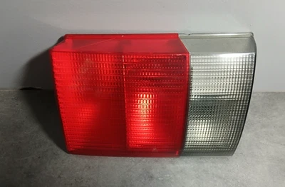 FEU ARRIERE GAUCHE AUDI 80 1992 - Photo 1/4