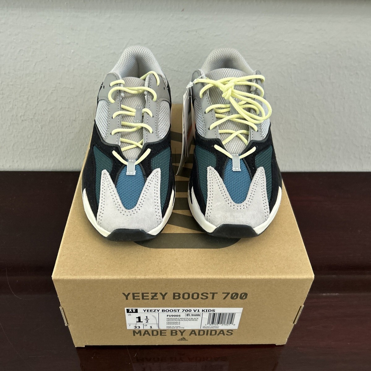 Size 1.5 - Adidas Yeezy Boost 700 V1 Kids Size 1.5 - Adidas Yeezy Boost 700 V1 Kids