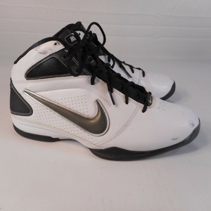 nike basketball shoes 2010