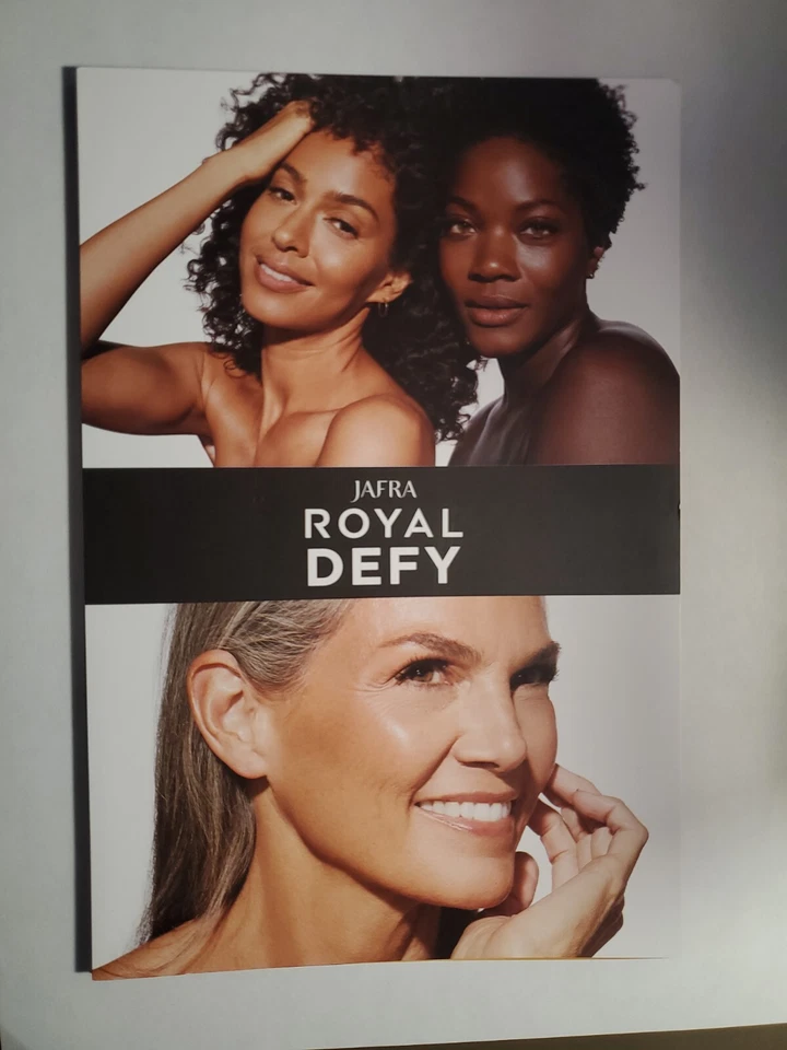 Juego de muestra de 5 piezas Jafra Royal Defy con limpiador, hidratante, suero y SPF50 y almohadilla de exfoliación Foto 2 de 4