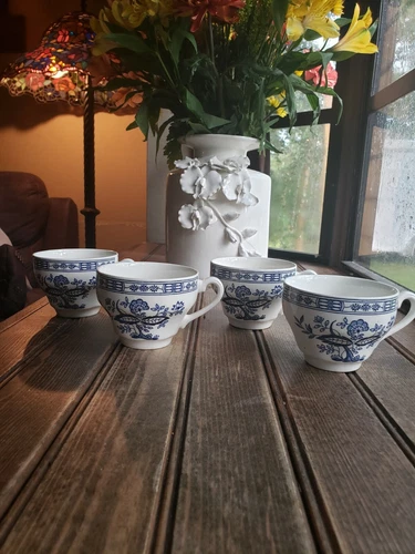 Set of 4 Vintage Cobalt Blue & White Blue Onion Danube Tea Cup Mug England