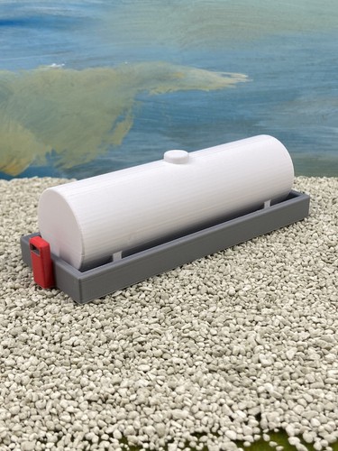 1:64 Scale Diesel Tank With Pump And Concrete Barrier Farm Toys + Construction - Picture 6 of 7