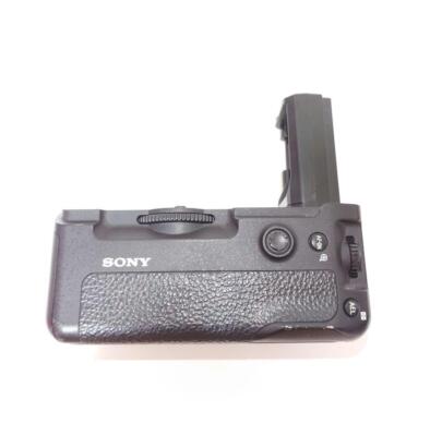 α7iii +VG-C3EM Amazon.com : Sony VGC3EM Vertical Grip for α9, α7R III, α7 III