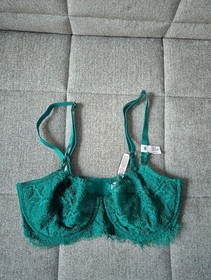 Victoria's Secret | Dream Angels Wicked Unlined Lace Balconette Bra 32DD Green