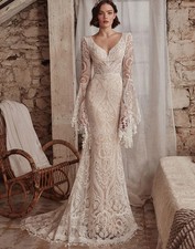 Exquisite Flare Sleeve WeddingDress for Women Sheath Illusion V-Neck Lace Bridal