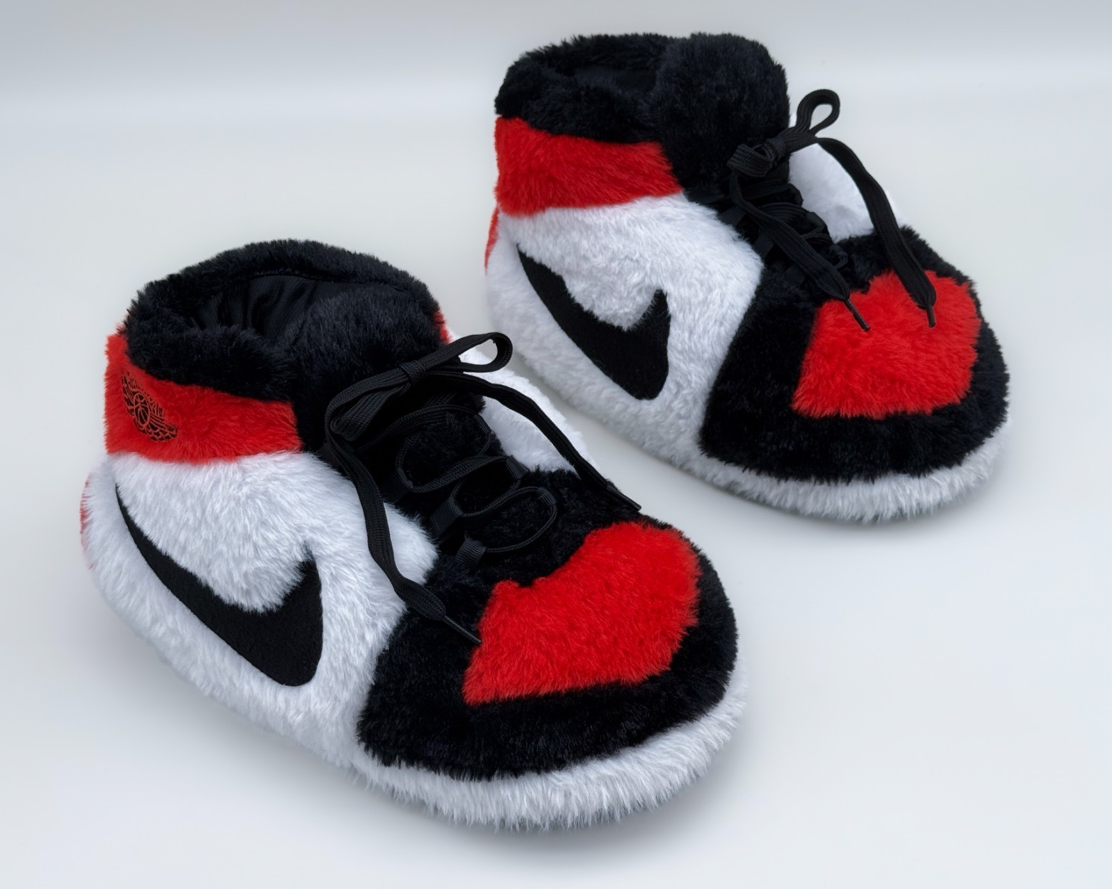 Red Black White &bull; Fuzzy Aj1 Style Men's 9&ndash;10