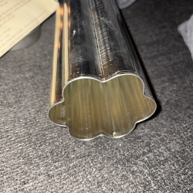 THE PAMPERED CHEF - VALTROMPIA BREAD TUBE - Flower shape - With Papers