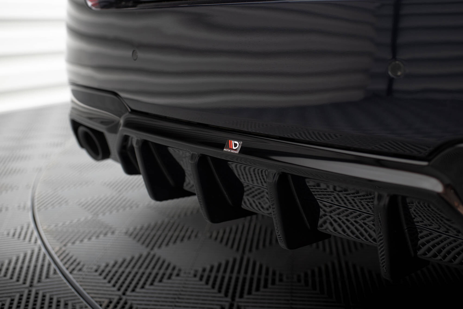 Heck Ansatz Diffusor V.2 für BMW 5er M-Paket F10 F11 Einzelauspuff li. re. sch