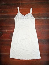 Wonder Maid Vintage Non Cling White Full Slip Size 36 2910A Lace Nylon Flaws