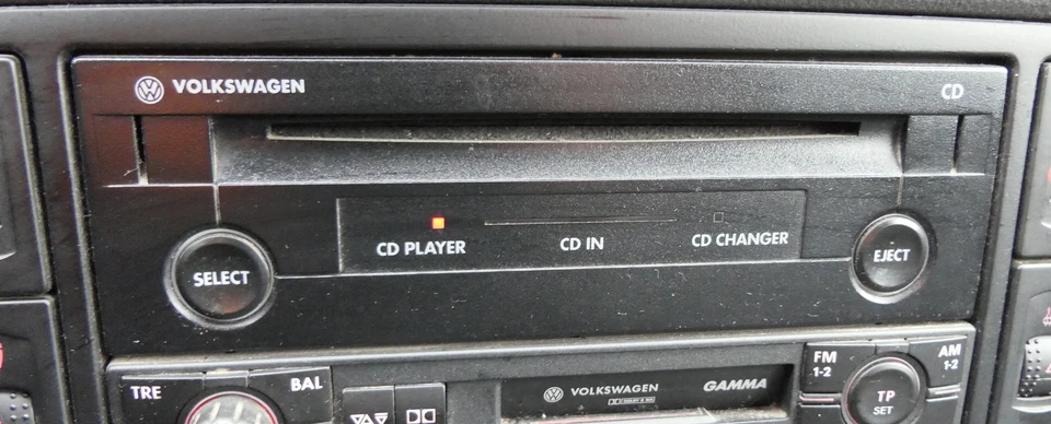 VW Golf 4 Bora CD Player Wechsler 1J0035119C/ D original - Bild 2 von 3